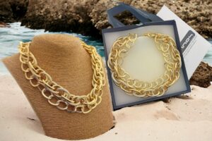Collana 2 catene alluminio dorato con maglia deluxe e piatta satinata