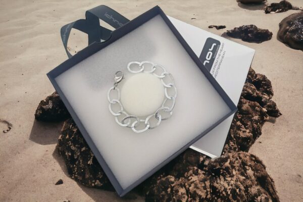 Bracciale catena alluminio maglia piatta satinata