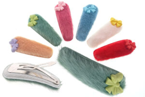 Clic clac cm. 8 rivestimento peluche con fiocchetto acrilico