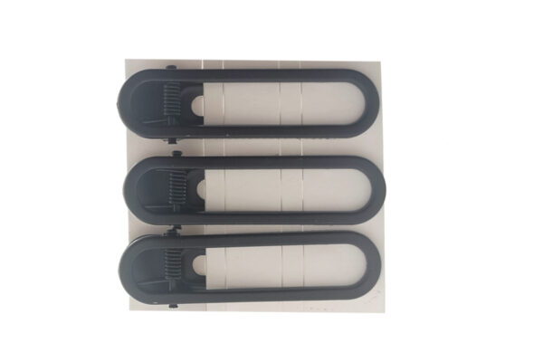 Becco acrilico nero cm. 6 blister pz. 3
