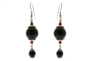 Orecchino pendente con pietre nere mm.14+ mm.8,, gancio in acciaio, lunghezza cm. 6