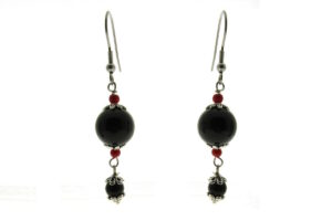 Orecchino pendente con pietre nere mm.12+ mm.6