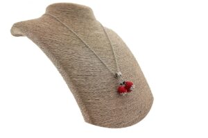 Catenina acciaio con 3 perle vetro rosse