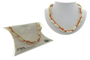Collana filo tessuto con conchiglie