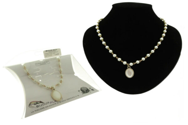 Collana metallo e perle con ciondolo ovale vetro