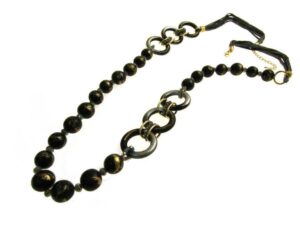 Collana anelli e sfere in legno con cristalli