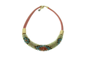 Collana tubolare tessuto centrali fiori pietra