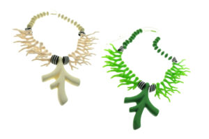 Collana con rami corallo in acrilico