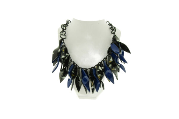 Collana con foglie in acrilico