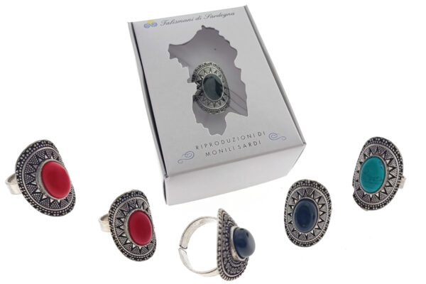 Anello metallo anticato con pietra ovale