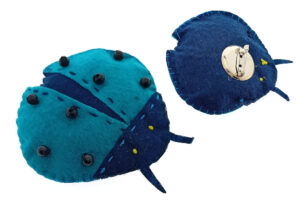 Spilla coccinella lana cotta