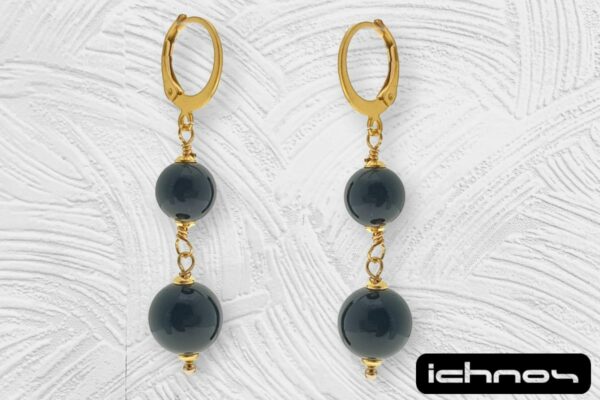 Orecchino acciaio dorato pendente con 2 pietre onice da 8 e 10 mm. chiusura tonda con molletta