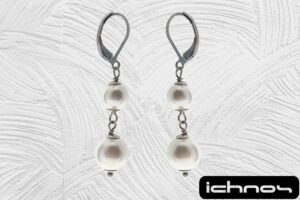 Orecchino acciaio pendente con perle da 6 e 8 mm.chiusura tonda con molletta