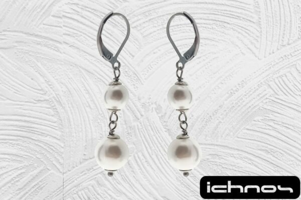 Orecchino acciaio pendente con perle da 6 e 8 mm.chiusura tonda con molletta