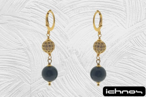 Orecchino acciaio dorato pendente con pietra onice da 10 mm. e pallina strass 8 mm. chiusura tonda con molletta