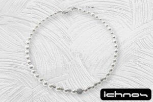 Collana perle mm. 8 con sfera zirconi, rondelle e chiusura acciaio