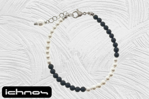 Bracciale perle e onice bicolore mm. 4 con chiusura e catenina di regolazione