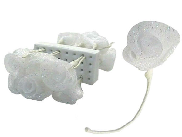 Decorazione con fiore bianco