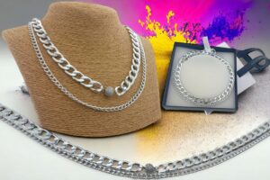 Collana 2 fili maglia alluminio lucida con sfera strass