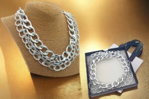Collana 3 maglie alluminio colore argento