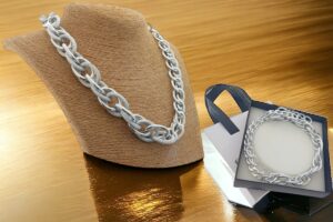 Collana 3 maglie alluminio colore argento
