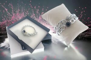 Bracciale 3 maglie alluminio con perla onice e sfera strass