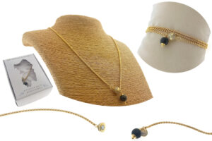 Collana-bracciale all-in-one maglia tubolare acciaio dorata con chiusura magnetica sfera strass e pietra onice mm. 8