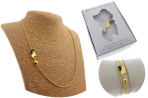 Collana-bracciale all-in-one maglia tubolare acciaio dorata con inserto Sardegna e pietra onice chiusura magnetica