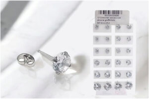 Orecchini acciaio con zircone graffettato misure 3/4/5/6/8 mm - card 12 paia