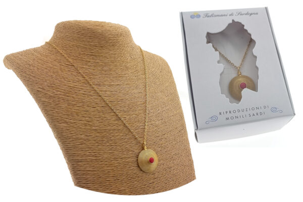 Catenina acciaio dorato con ciondolo corbula 22 mm e pietra rossa